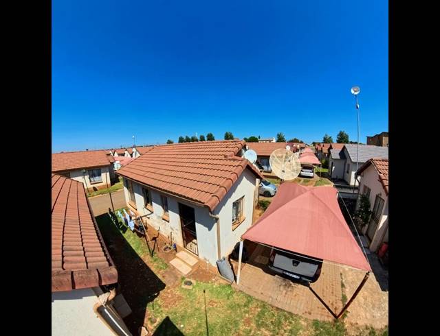 2 BEDROOM COMPLEX FOR SALE IN CLAYVILLE